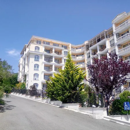Private Apartament Sea View شقة